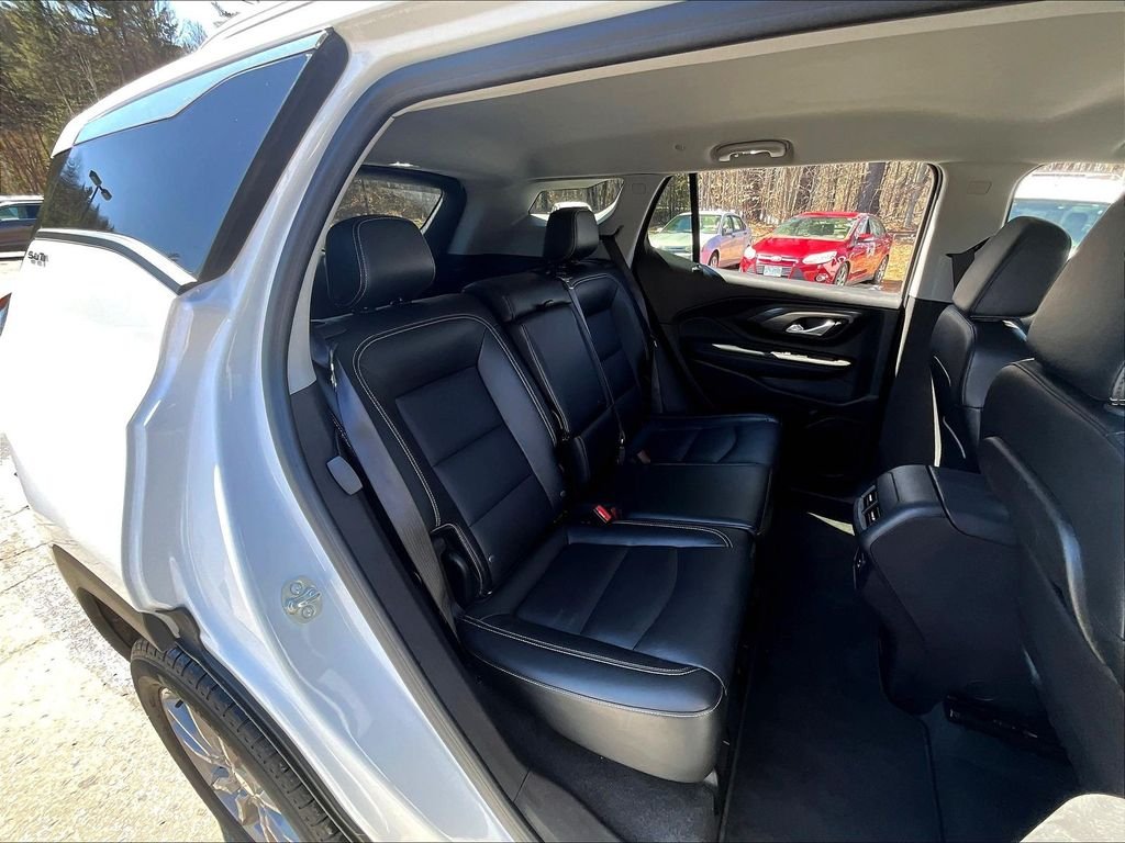 Used 2024 White GMC SLT image 16