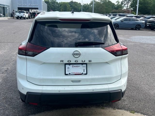 Used 2024 White Nissan S image 4