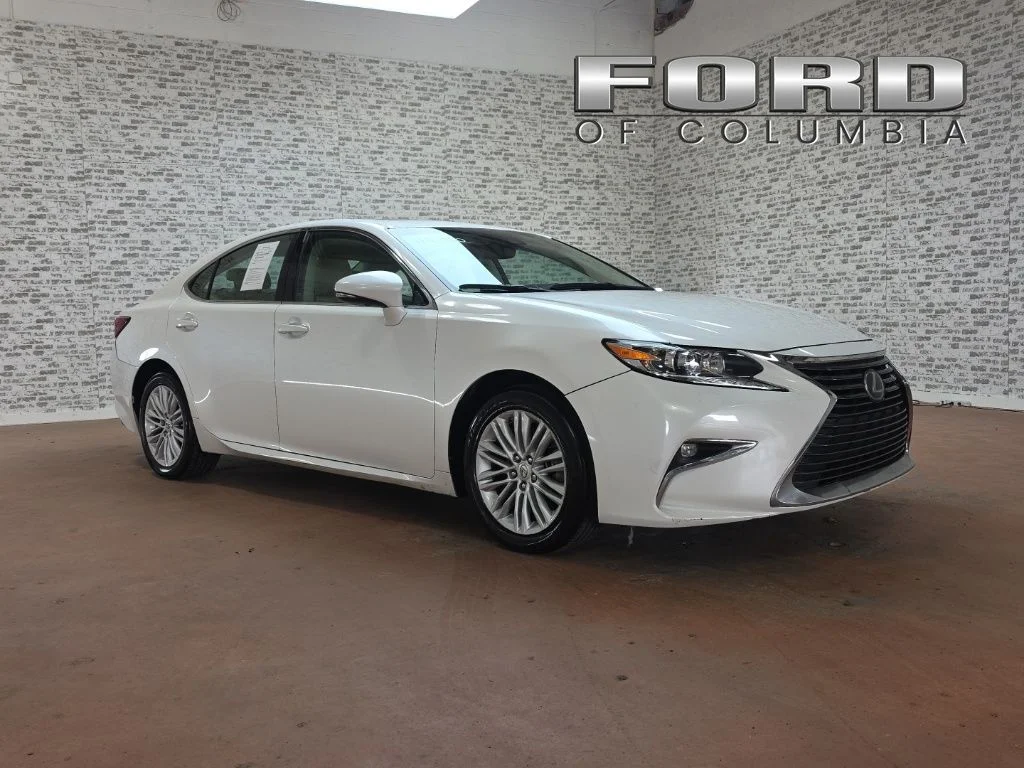 Used 2018 White Lexus 350 image 1