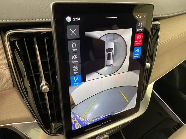 2026 Volvo XC90 Plus - Photo 29