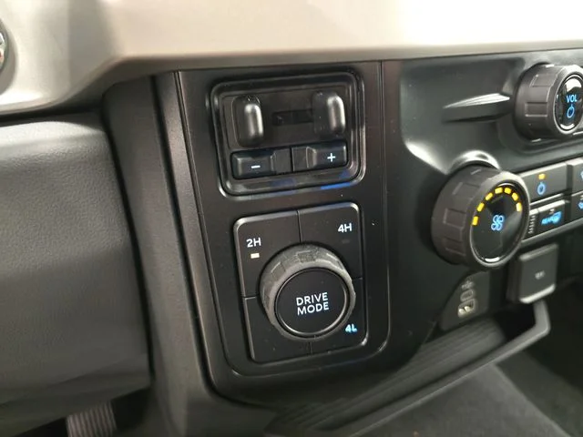 New 2026 Oxford White Ford F-350® XLT image 31