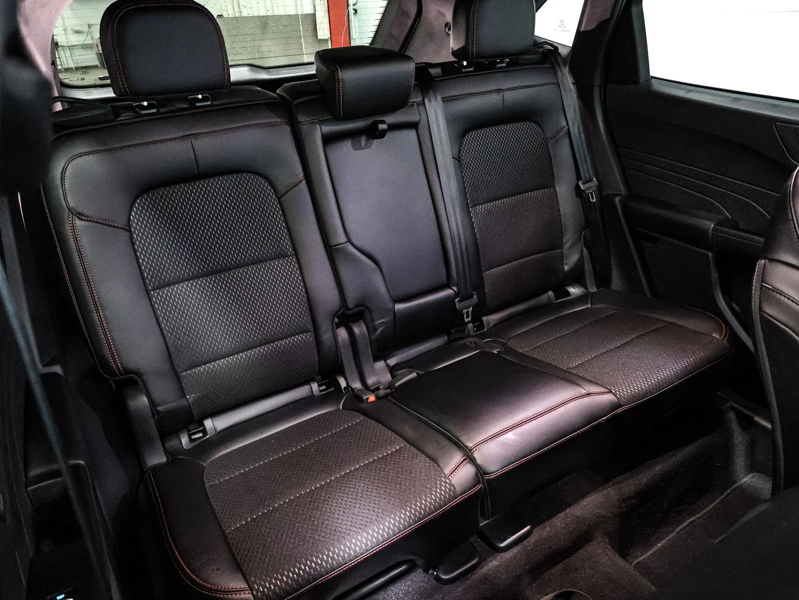 2026 Ford Escape ST-Line - Photo 23
