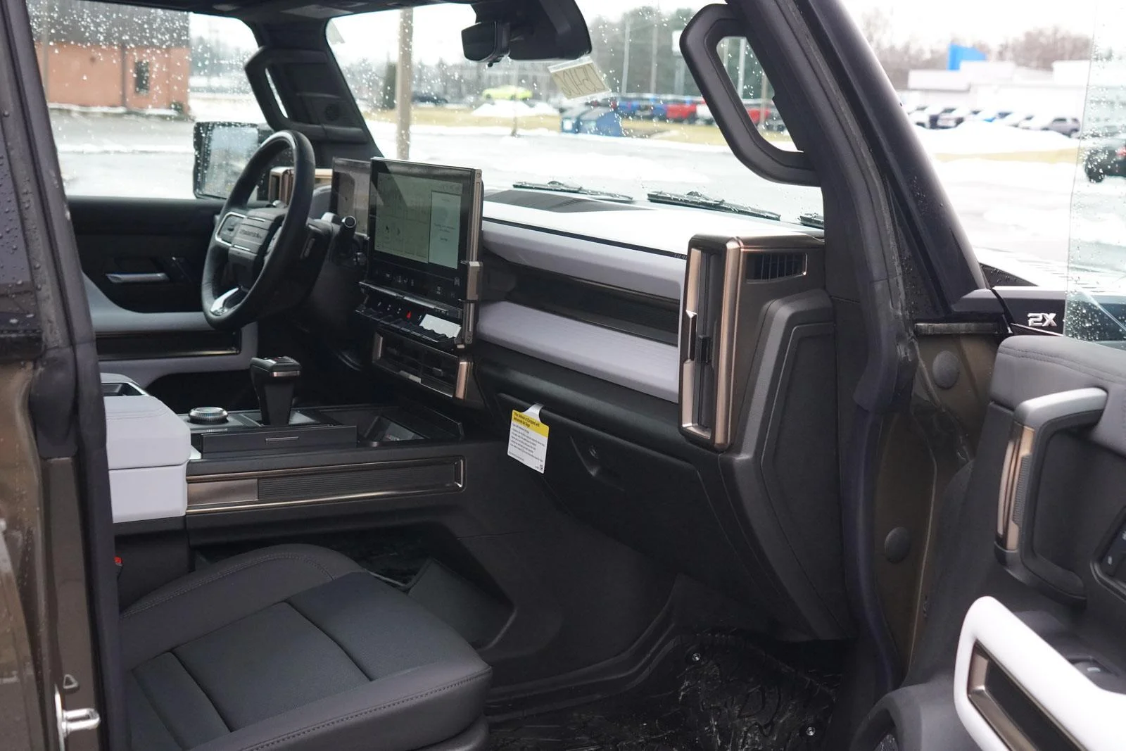 2024 GMC HUMMER EV 2X - Photo 32