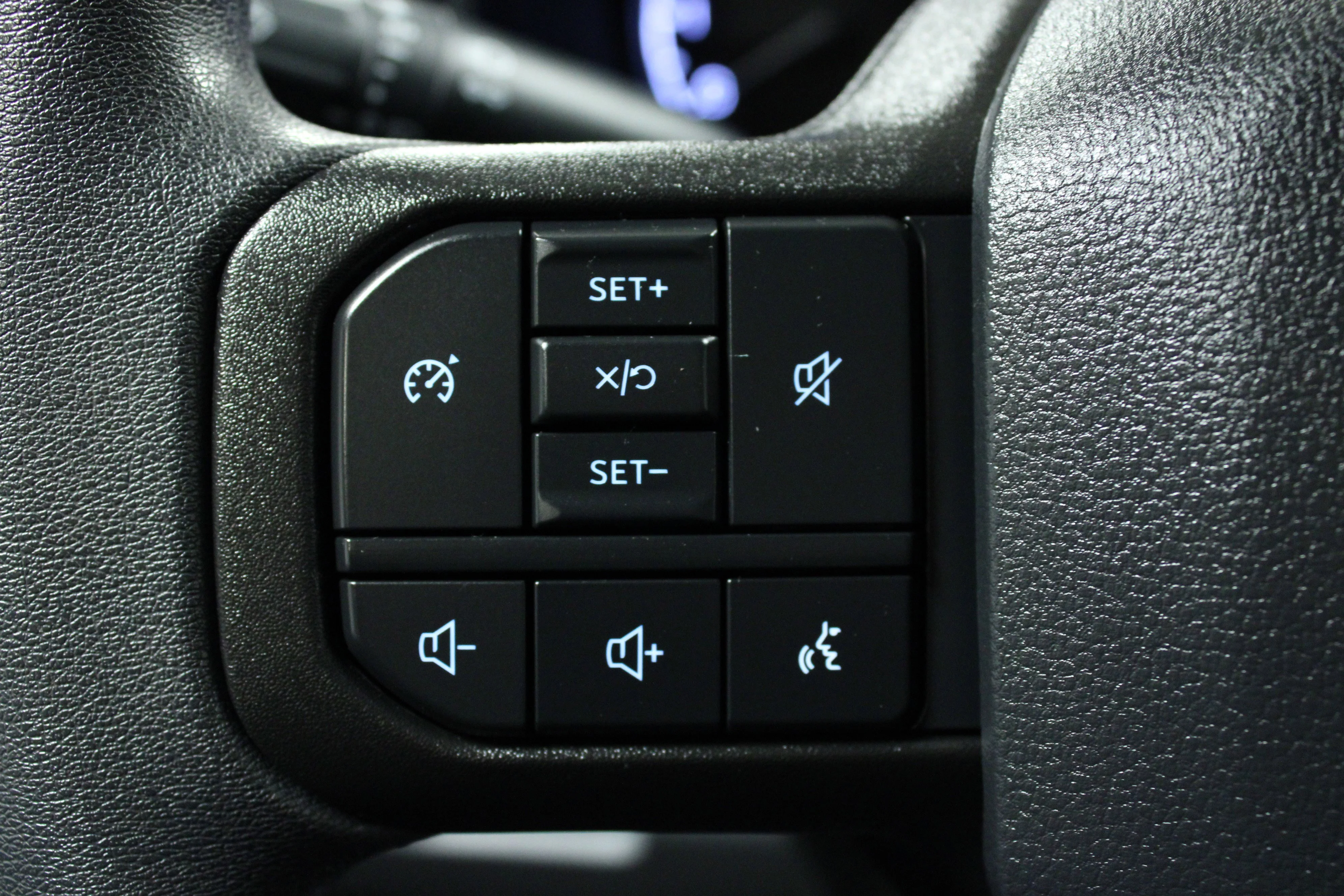 Used 2024 Black Metallic Ford XL image 17