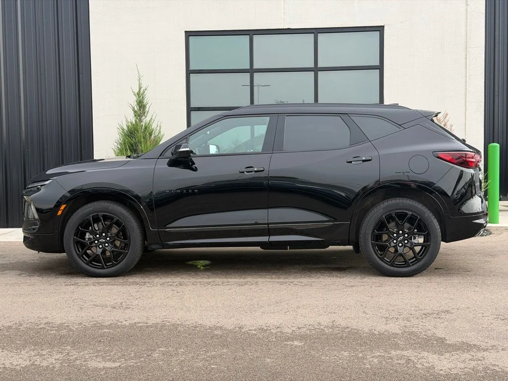 Used 2025 Black Chevrolet RS image 2