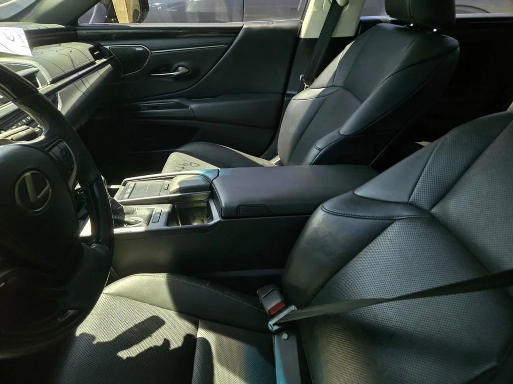 Used 2019 Obsidian Lexus ES 350 image 3