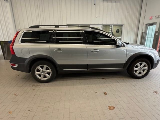 Used 2011 Volvo XC70 3.2 with VIN YV4940BZ7B1105362 for sale in North Haven, CT