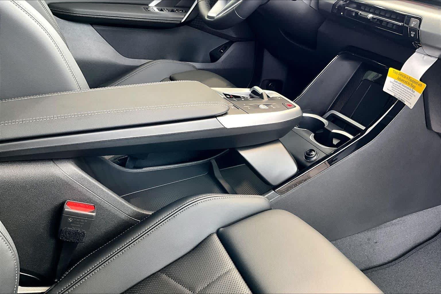 New 2026 Vegas Red Metallic BMW xDrive28i image 18