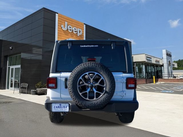 New 2026 Bright White Clear-Coat Exterior Paint Jeep Sport S image 13