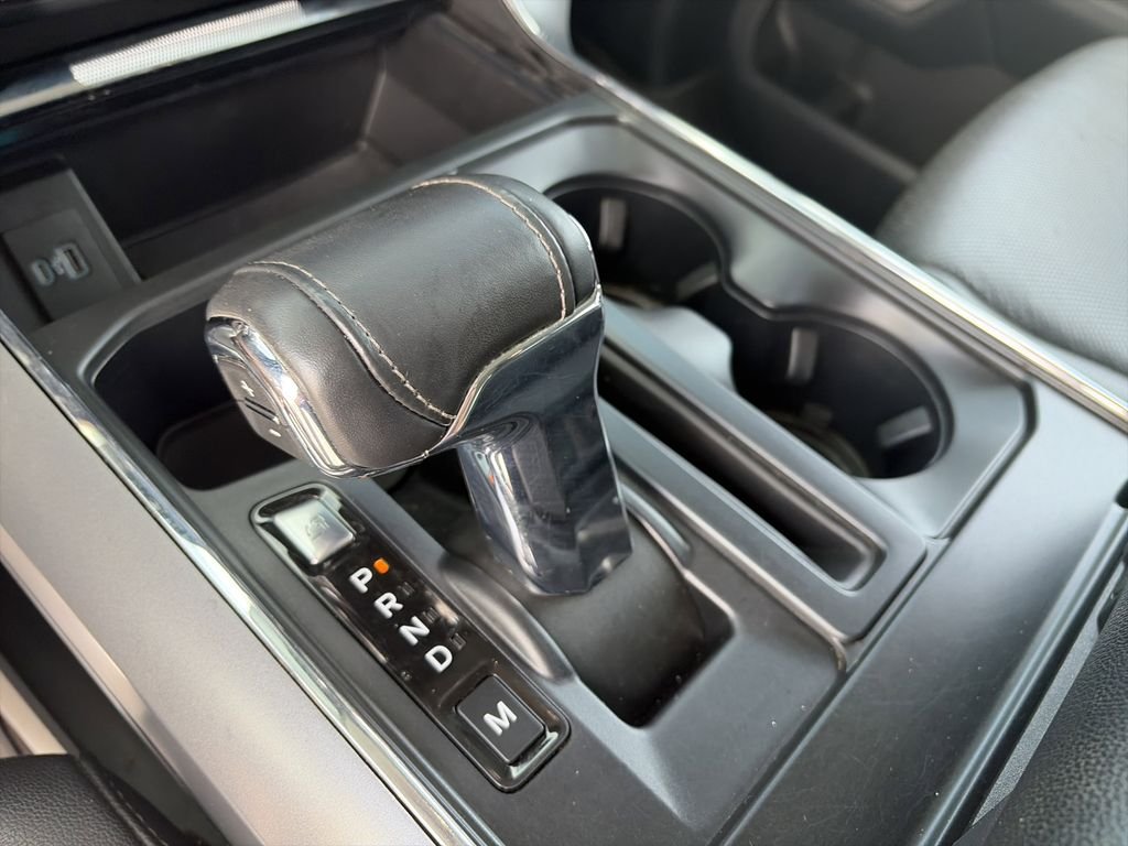 Used 2021 White Ford Lariat image 27