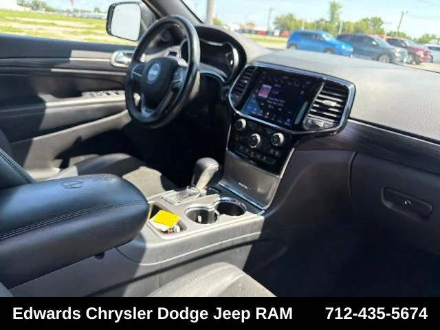 Used 2019 Gray Jeep Altitude image 31