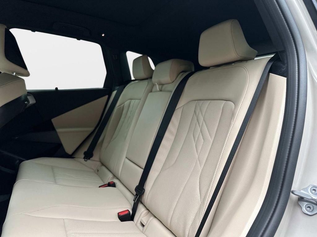 2026 BMW X3 M50 - Photo 12