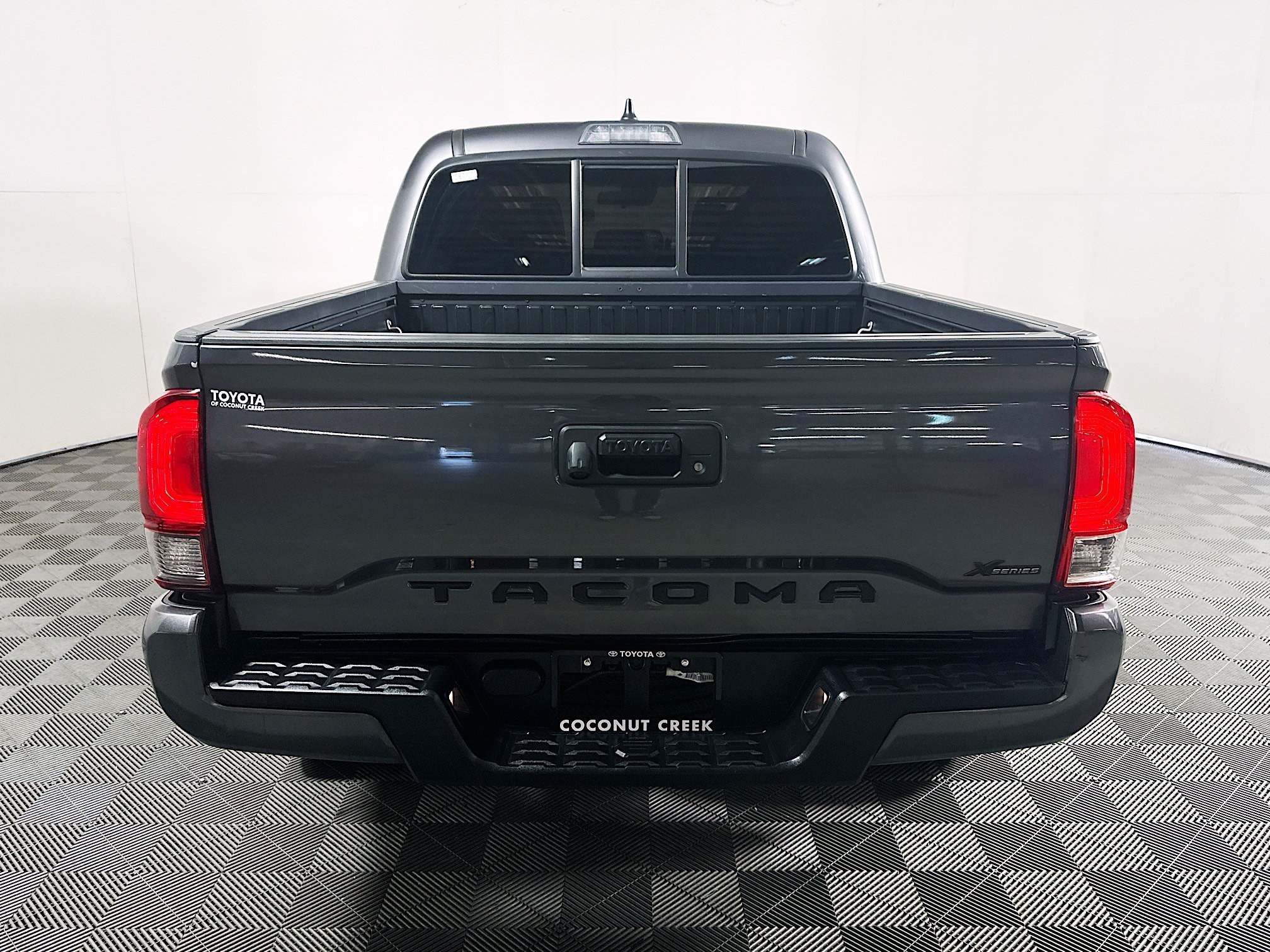 Used 2023 Magnetic Gray Metallic Toyota SR image 4