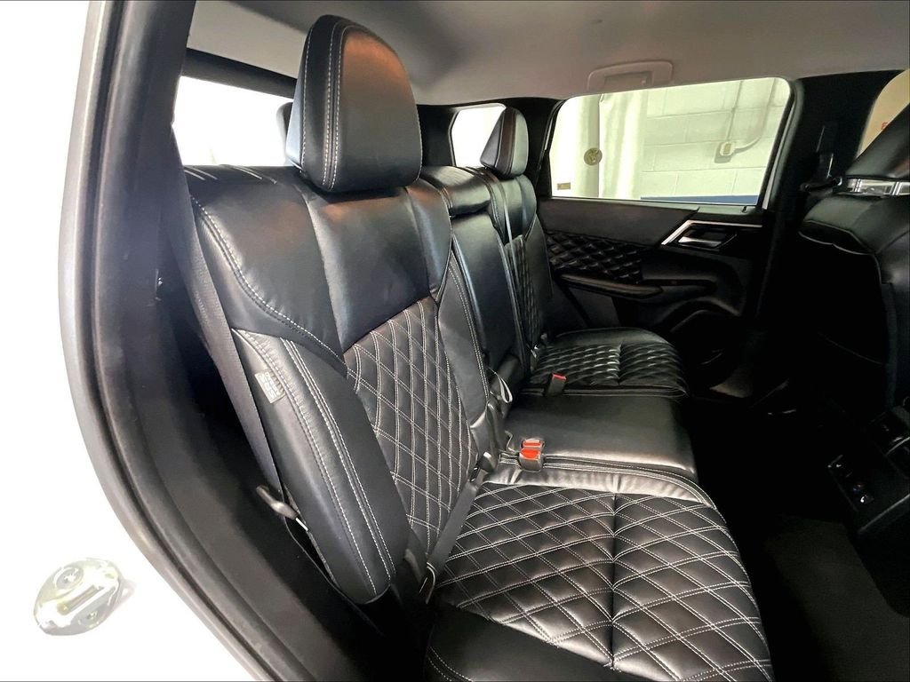 Used 2022 White Mitsubishi SEL image 16