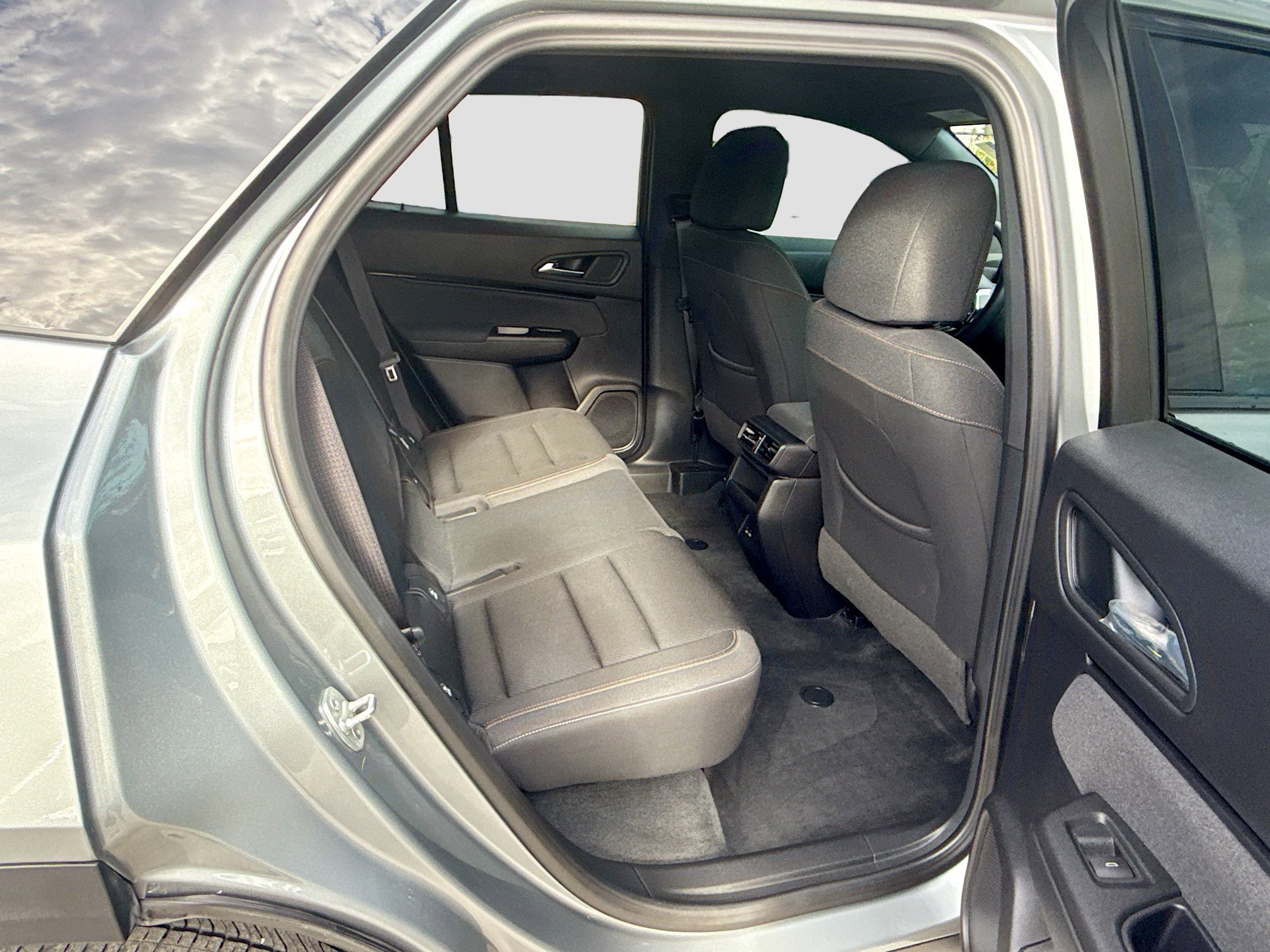 Used 2024 Mercury Silver Metallic Honda EX image 29