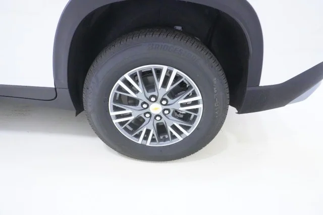 New 2026 Summit White Chevrolet LT image 10