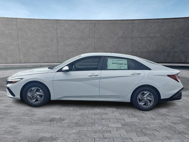New 2026 White Hyundai SE image 4
