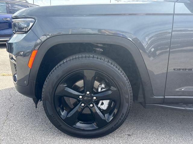 Used 2025 Gray Jeep Limited image 10