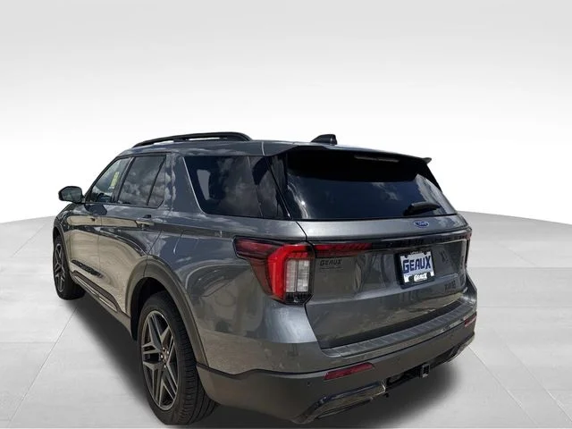 Used 2025 Gray Ford ST-Line image 12