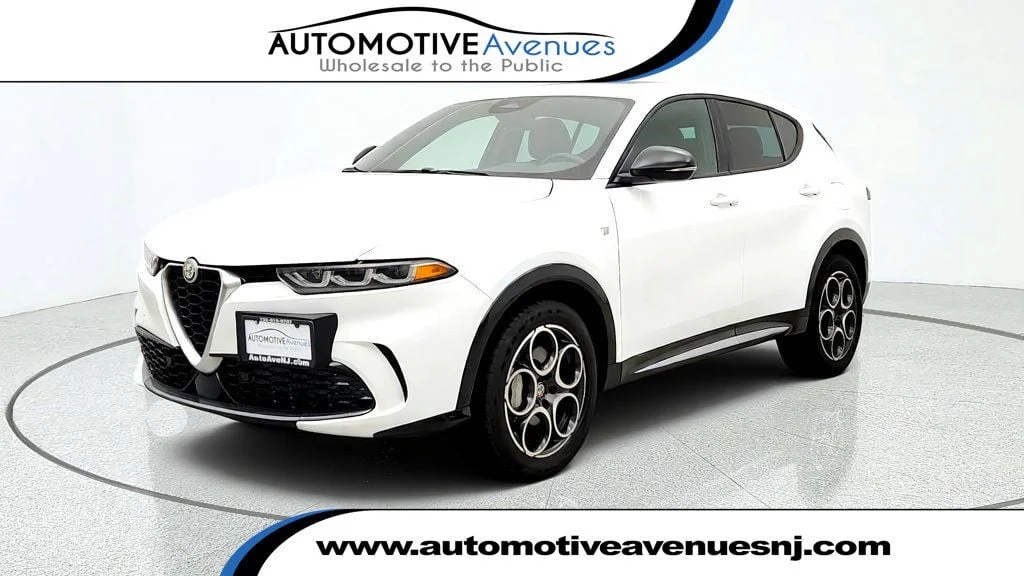 Used 2024 Milano White Alfa Romeo Ti EAWD image 1