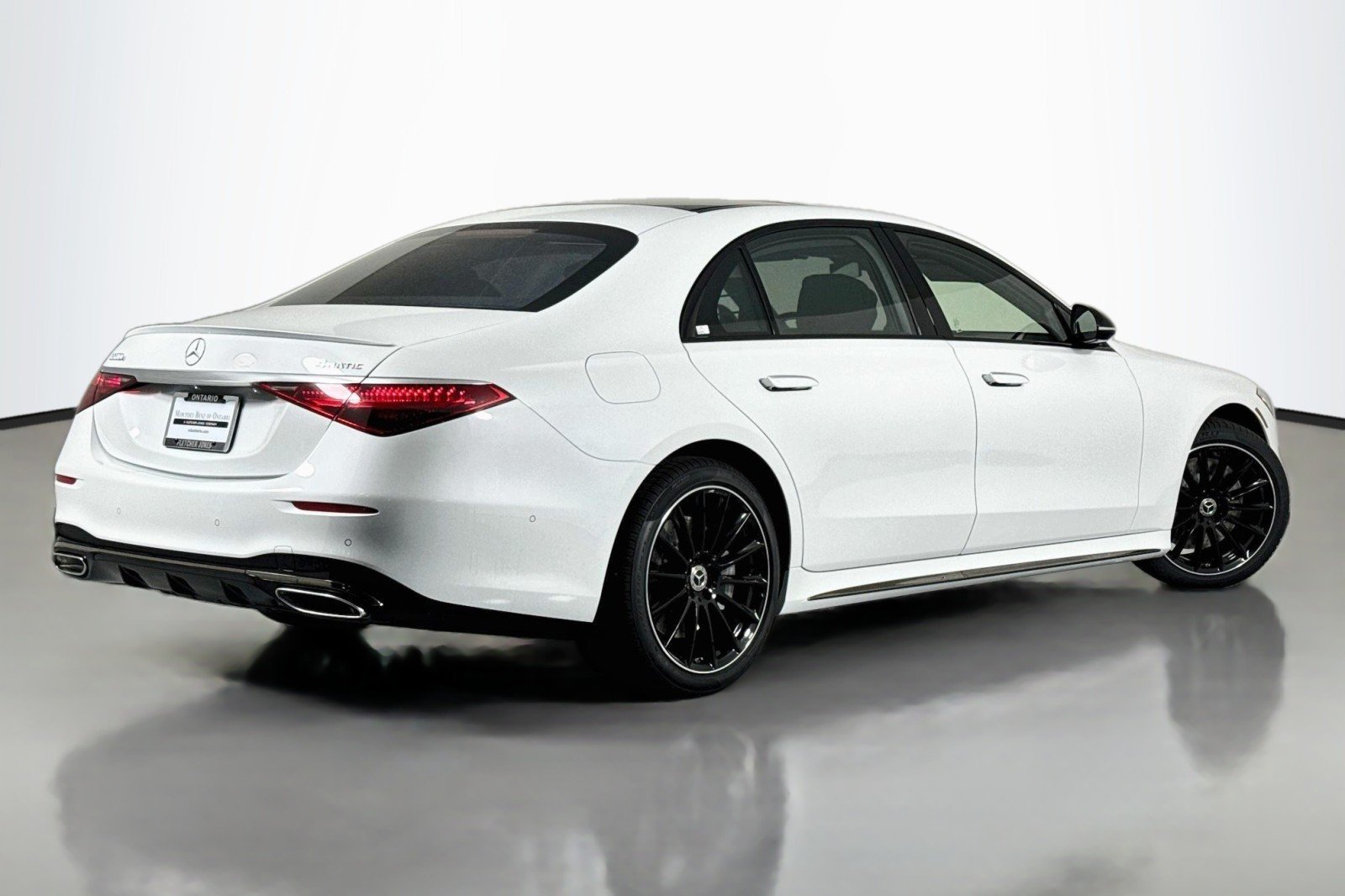 Certified Used 2026 MANUFAKTUR Moonlight White Metallic Mercedes-Benz S 580e image 12