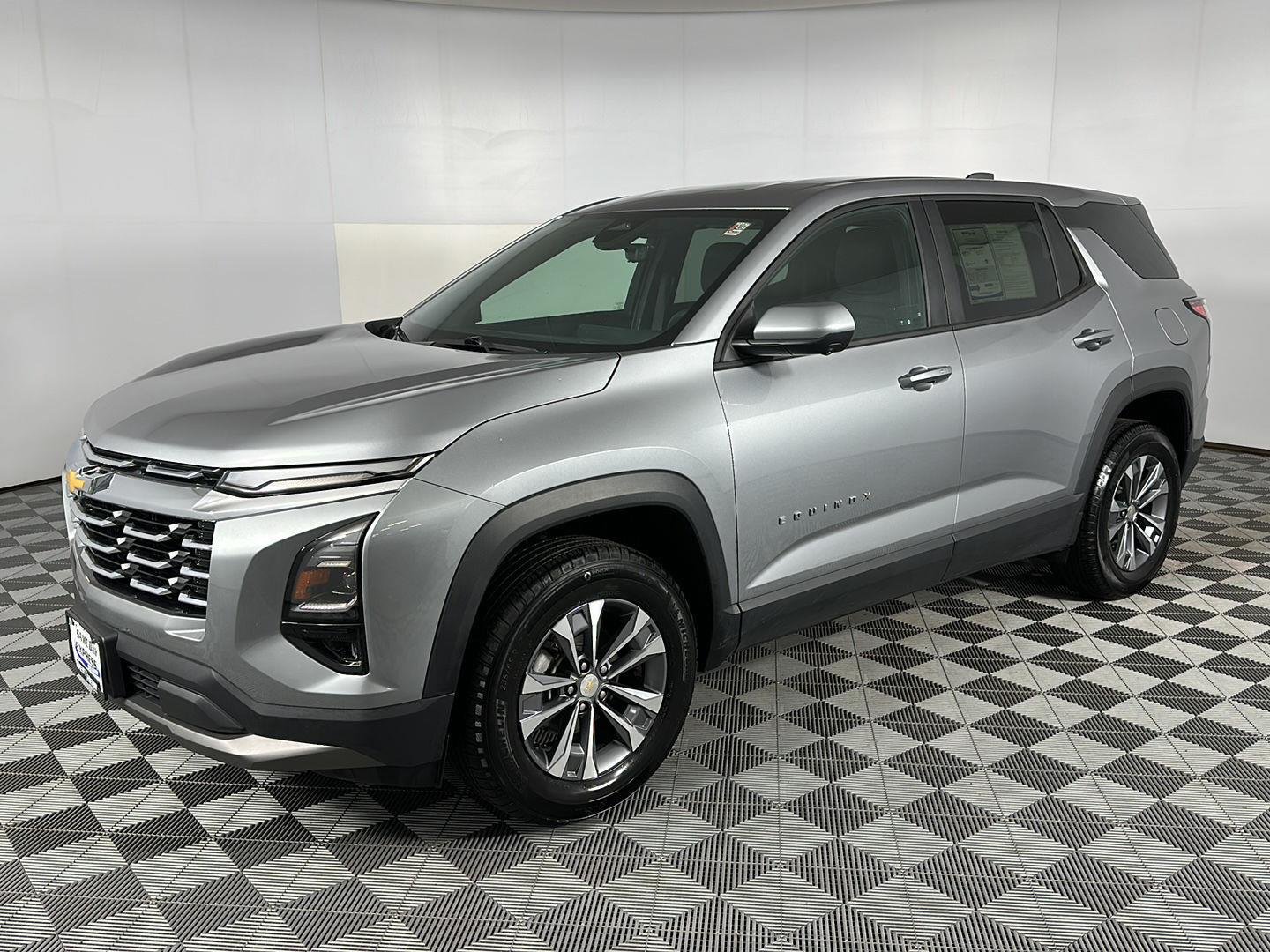 Used 2025 Sterling Gray Metallic Chevrolet AWD LT image 4