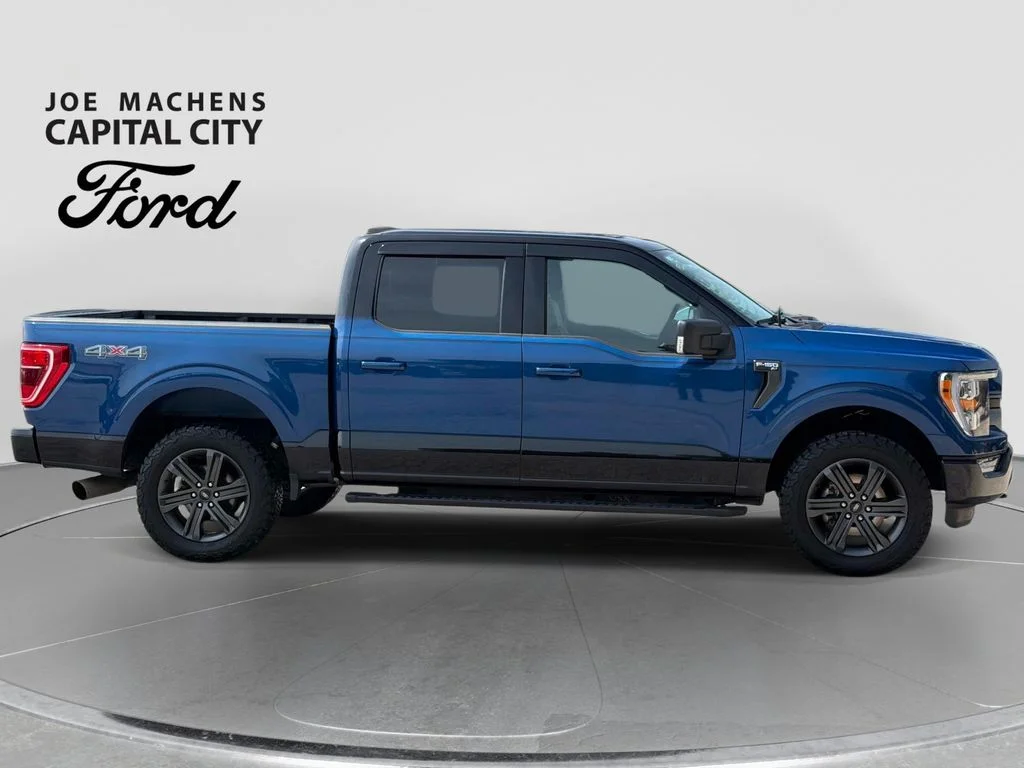 Used 2023 Atlas Blue Metallic Ford XLT image 3