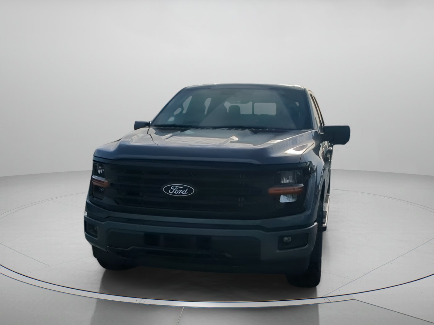 New 2026 Carbonized Gray Metallic Ford XLT image 4