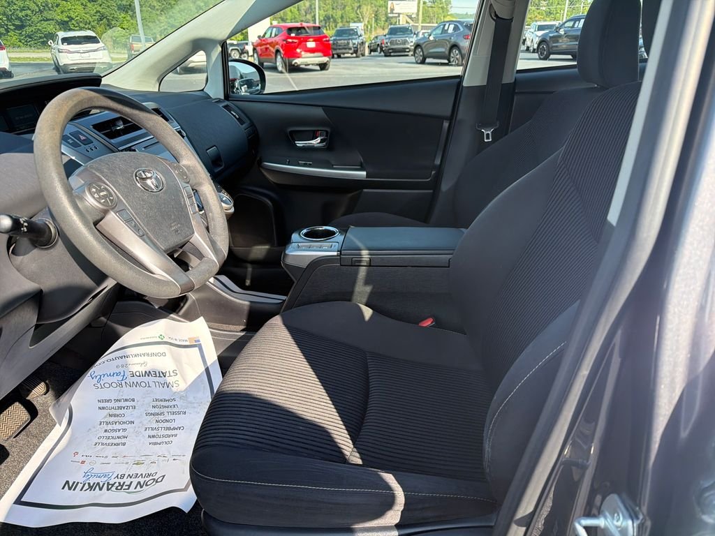 Used 2016 Gray Toyota Three image 9