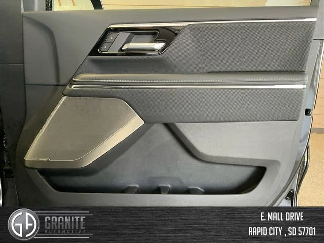 2025 GMC Sierra EV Denali - Photo 23