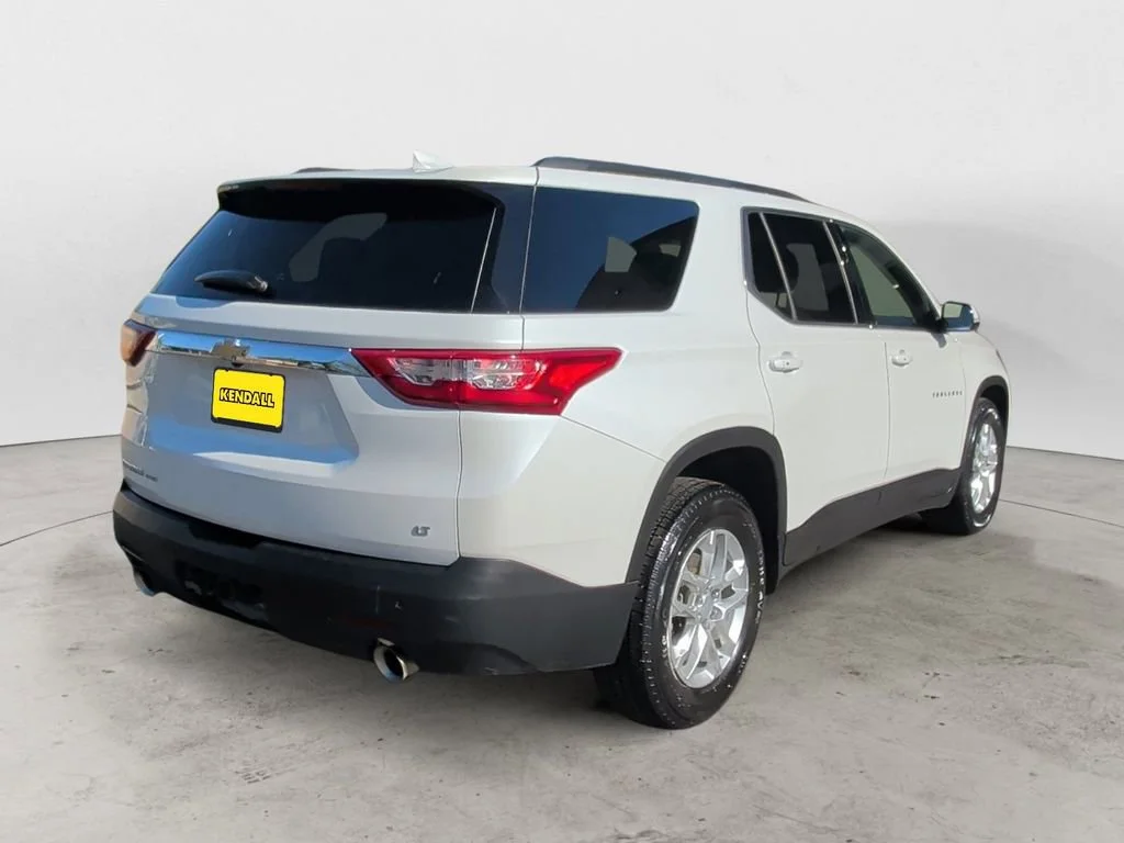 Used 2019 IRIDESCENT PEARL TRICOAT Chevrolet LT Leather image 5