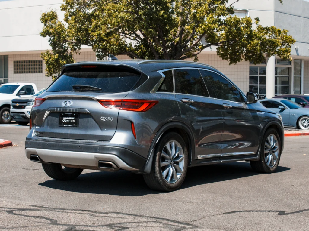 Used 2019 Graphite Shadow INFINITI ESSENTIAL image 4