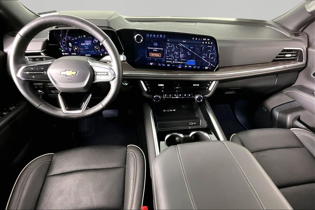 Used 2025 Beige Chevrolet Premier image 4