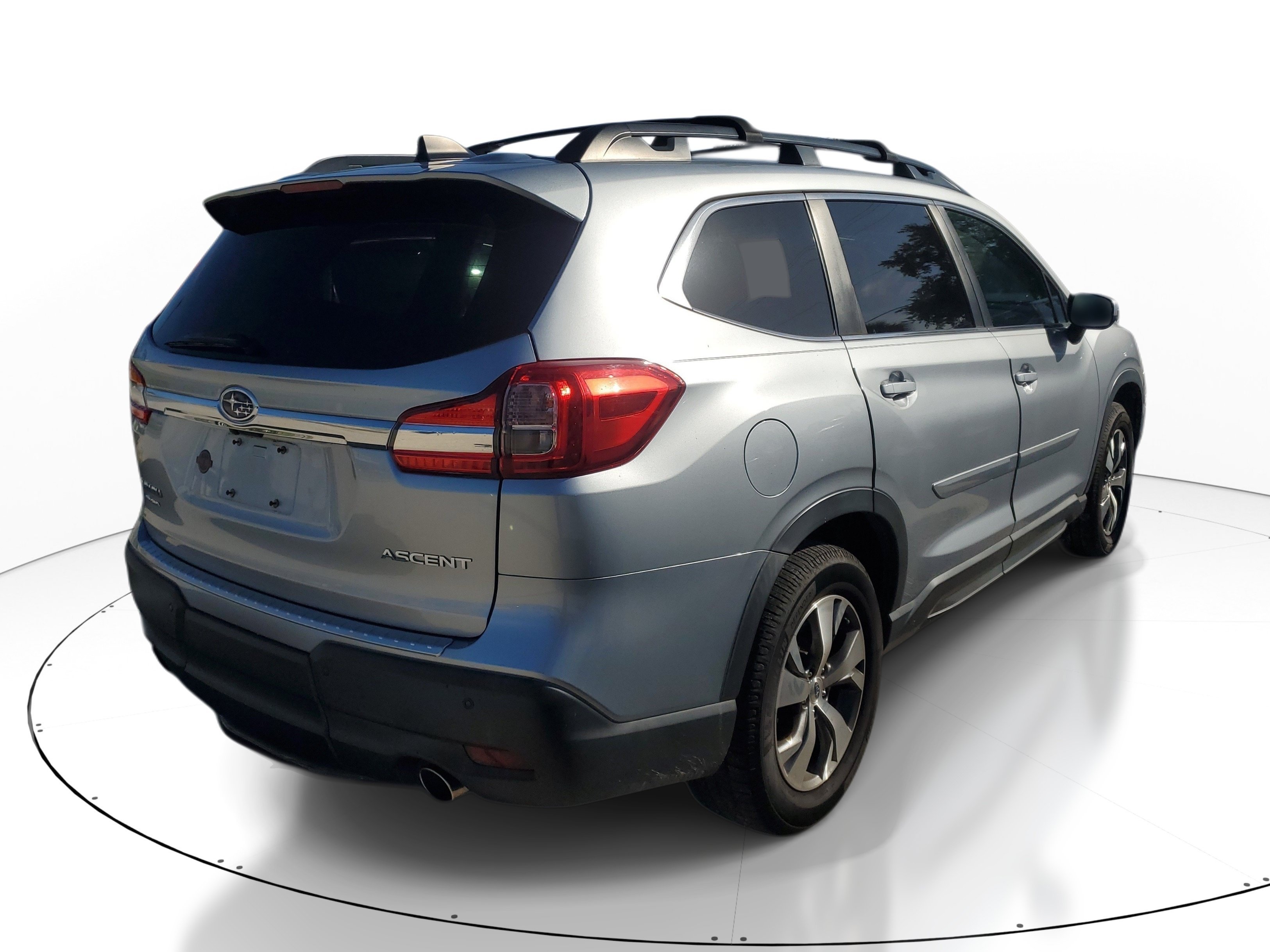 Used 2020 Ice Silver Metallic Subaru Premium image 4
