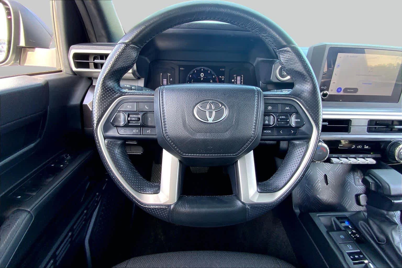 Used 2025 Ice Cap Toyota SR5 image 6