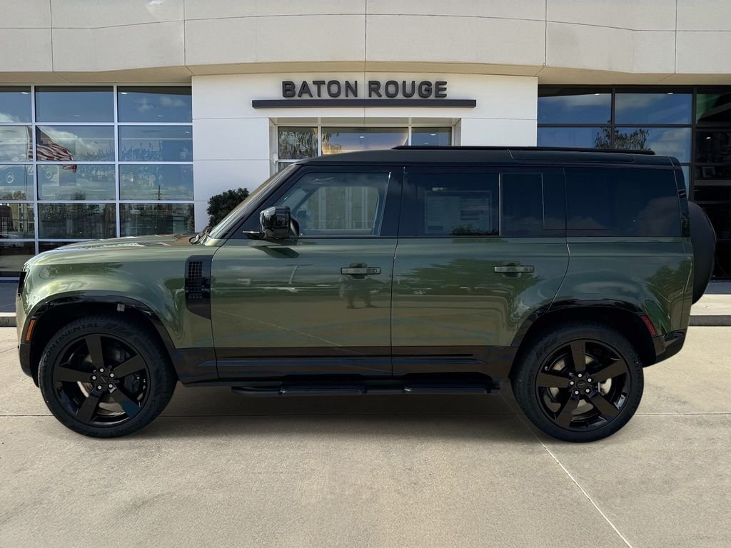 New 2026 Woolstone Green Land Rover X-Dynamic SE image 5