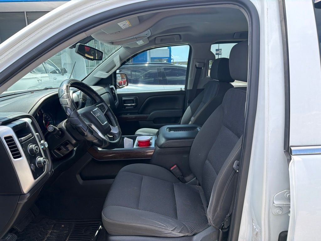 Used 2018 White GMC SLE image 11