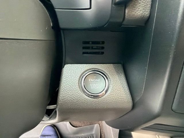 Used 2018 Blue Ford Limited image 18