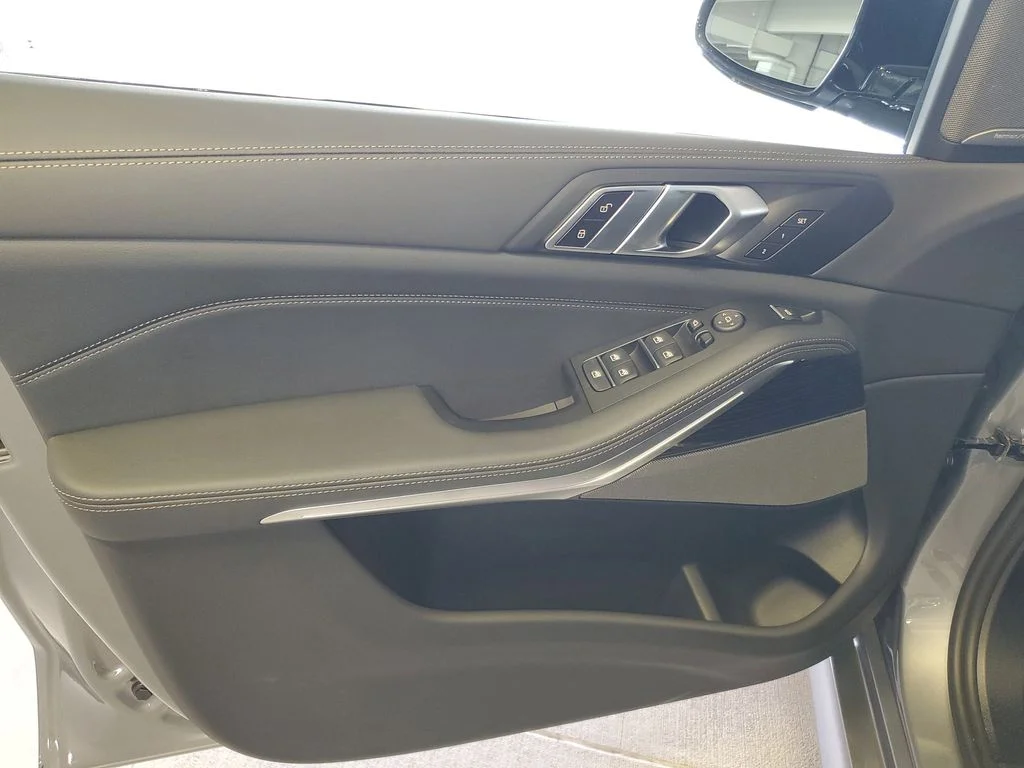 Used 2026 Gray BMW sDrive40i image 14