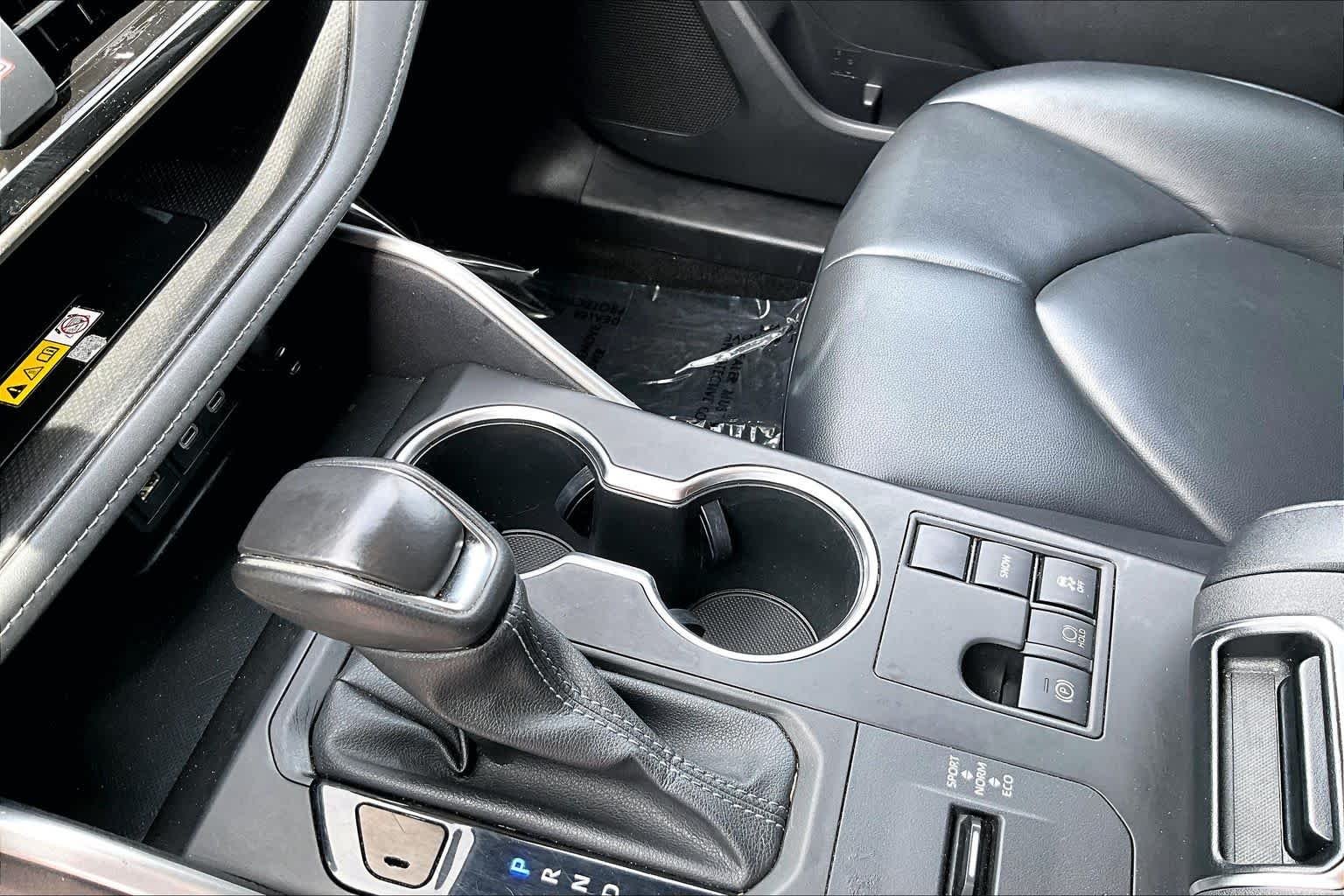 Used 2023 Wind Chill Pearl Toyota XLE image 17