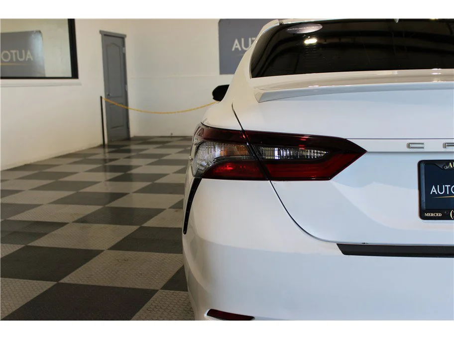 Used 2021 White Toyota Hybrid SE image 9