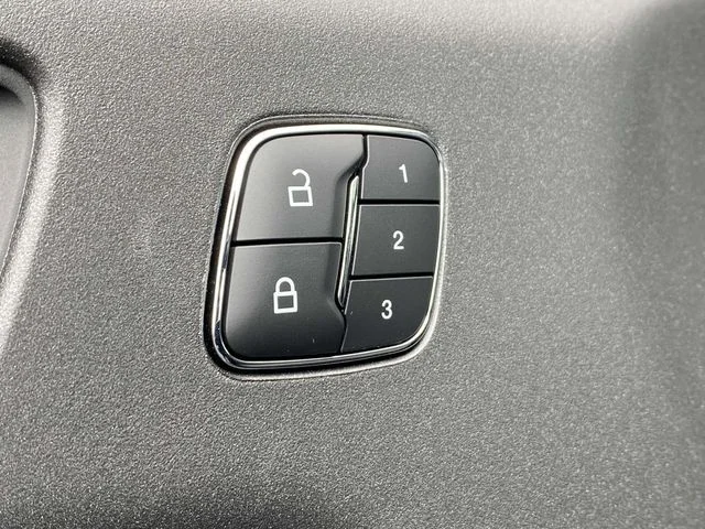 New 2025 Azure Gray Metallic Tri-Coat Ford Badlands® image 15