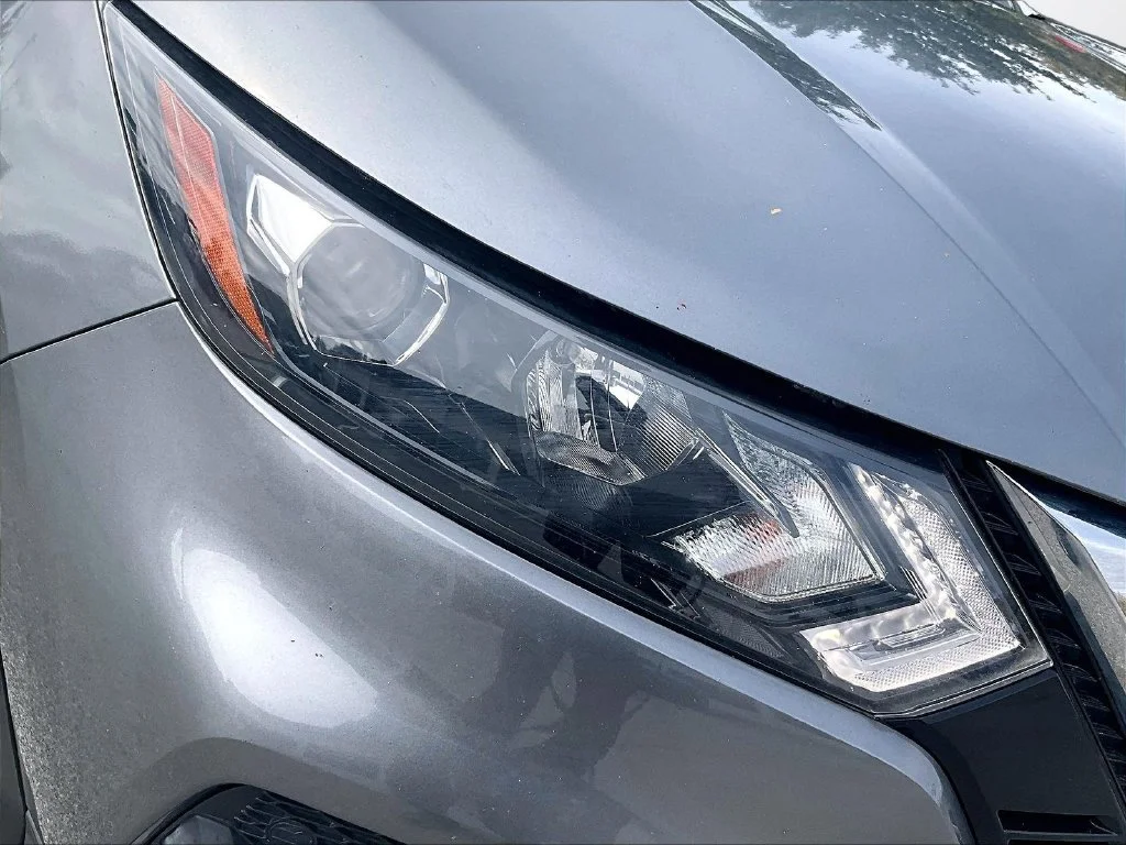 Used 2020 Gray Nissan SV image 29
