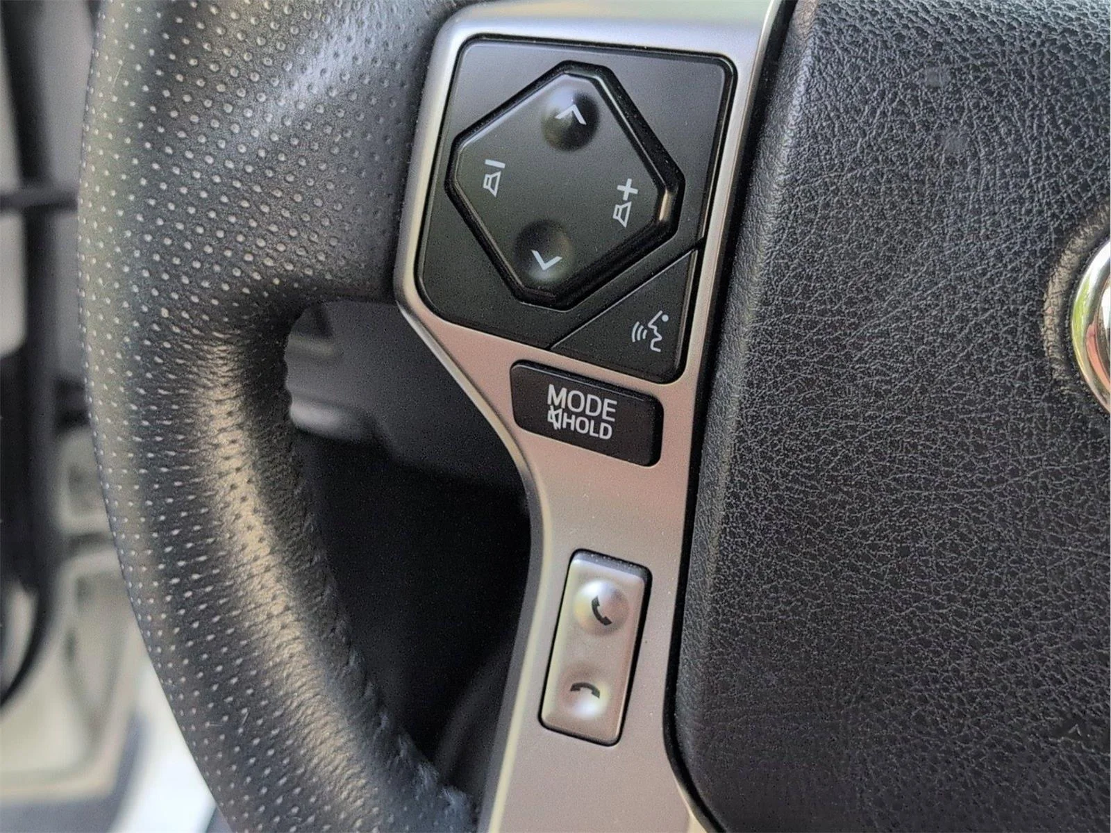 Used 2022 Blizzard Pearl Toyota Limited image 30