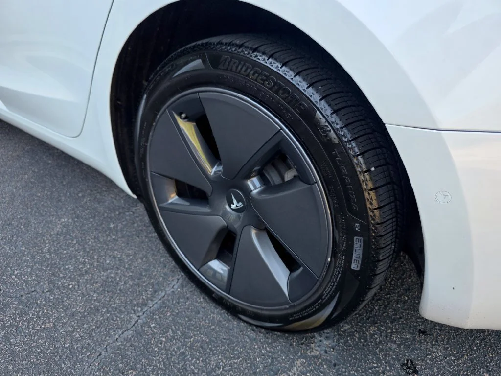 Used 2021  Tesla Long Range image 28