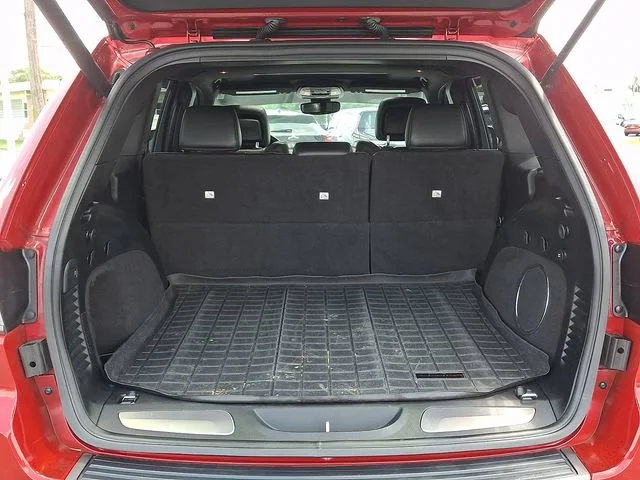 Used 2017 Red Jeep Trailhawk image 32