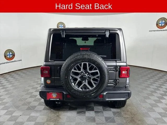 New 2026 Granite Crystal Metallic Clear-Coat Exterior Paint Jeep Sahara image 16