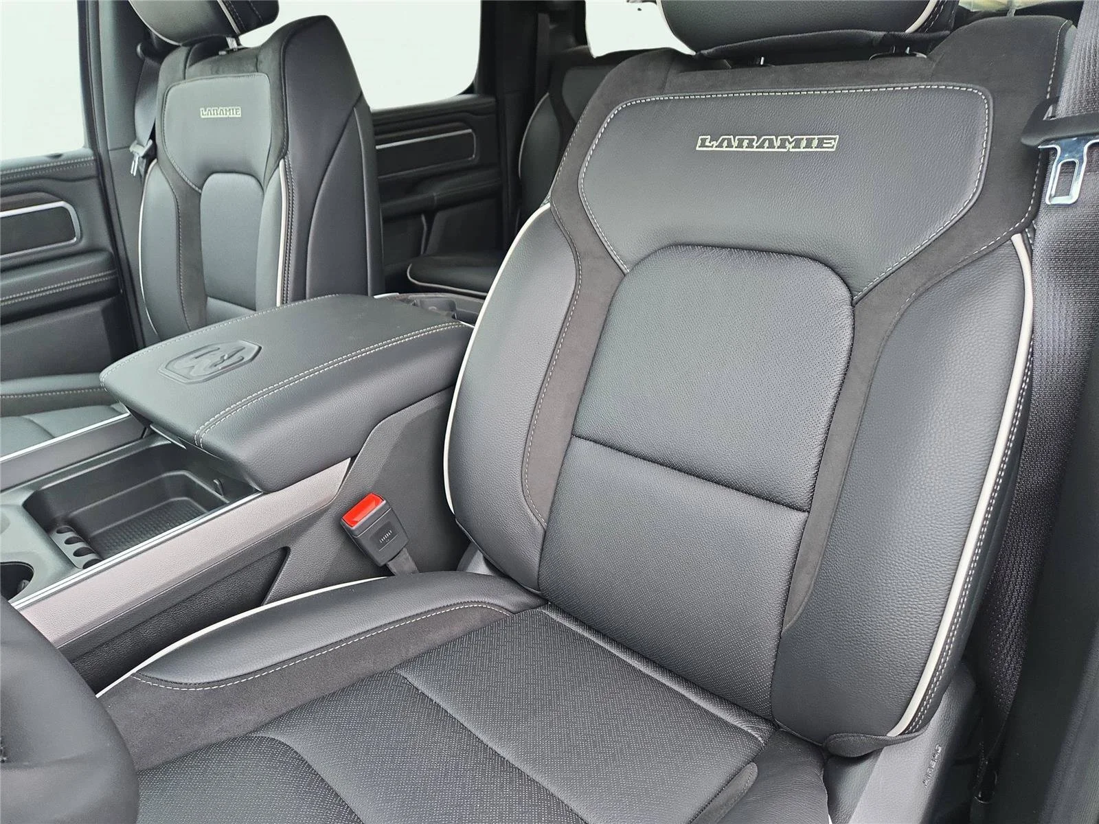 2026 RAM 1500 Laramie - Photo 16