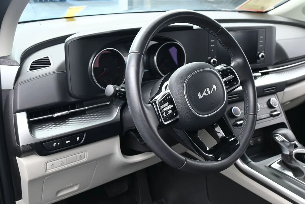 Used 2024 Deep Chroma Blue Kia LX image 14