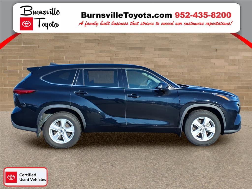 Used 2022 Toyota Highlander LE with VIN 5TDBZRBH3NS211512 for sale in Burnsville, Minnesota